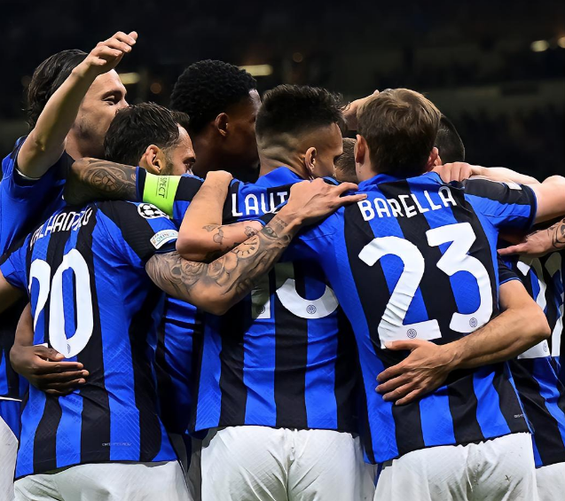 佛罗伦萨前锋连入两球,助球队轻松击败对手的是谁